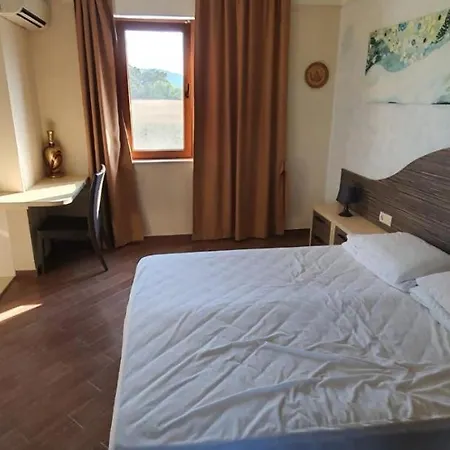 7c Villa Lozenec